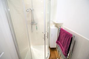 Shower room- click for photo gallery